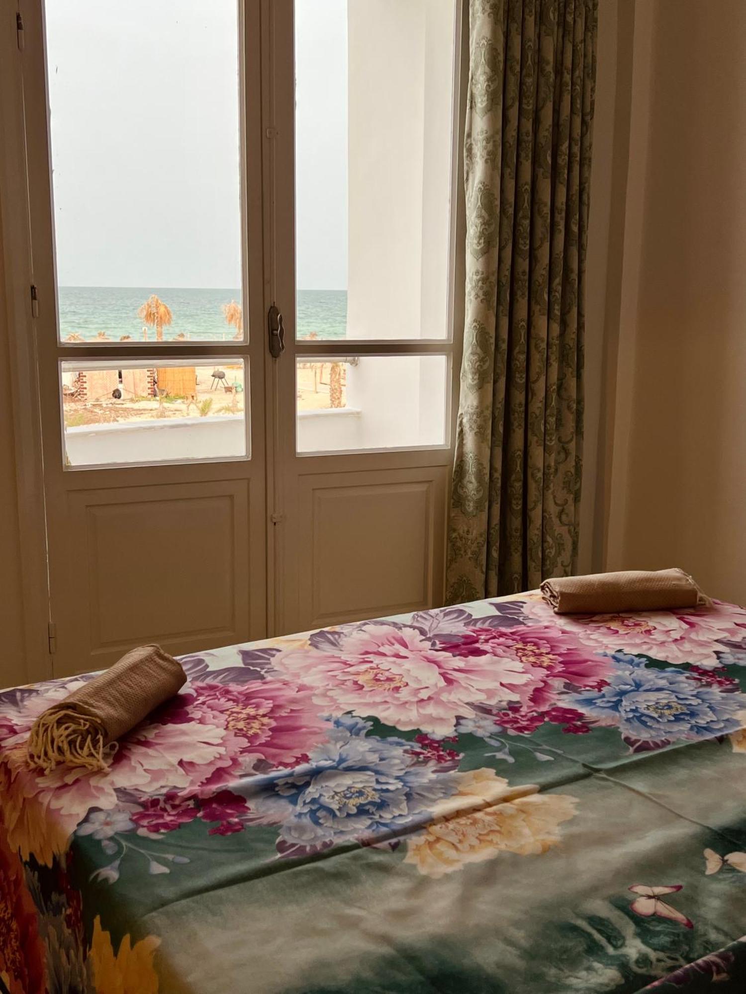 Appartement Vue De Mer Pied Dans L'Eau Gabes Luaran gambar